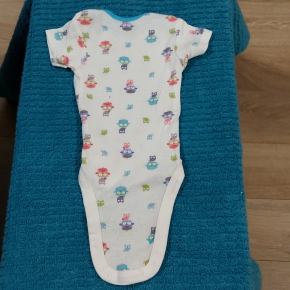 Onesies 0-3 month onsie - Picture 4 of 4